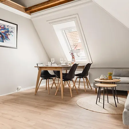 Appartement Fit For Two Families! 8 Bedrooms! 2 Bathrooms! Bergen